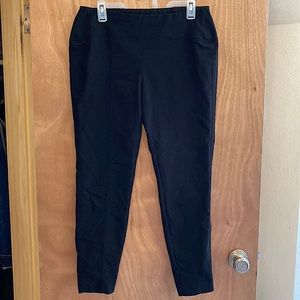 Size 8 Black Alfani Cropped Pull On Dress Pants